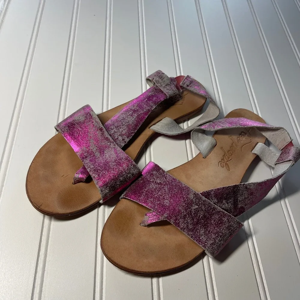 Free People Under Wraps Sandals Metallic Pink Distressed Leather Toe Loop 39